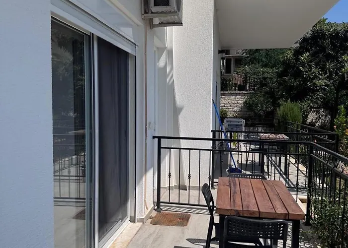 Myrtaj * Sarandë